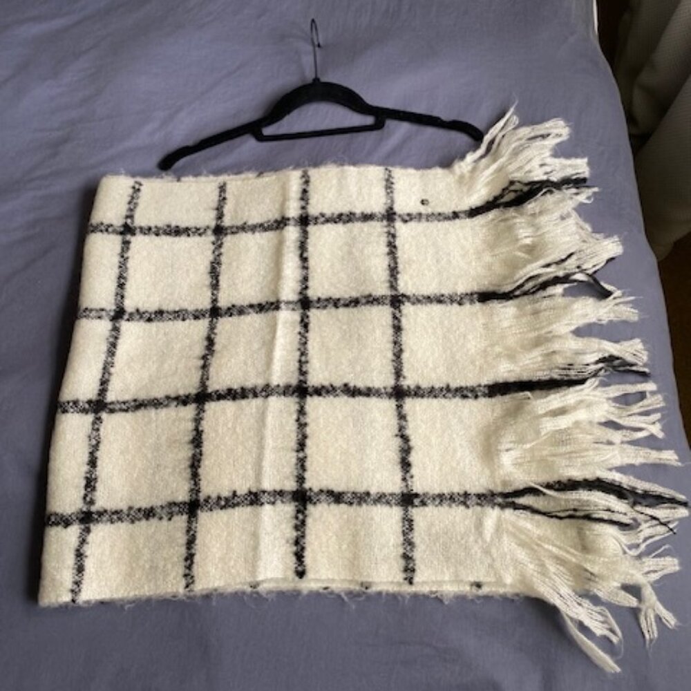 Winter Plaid White and Black Thick Winter Scarf - Picture 2 of 5